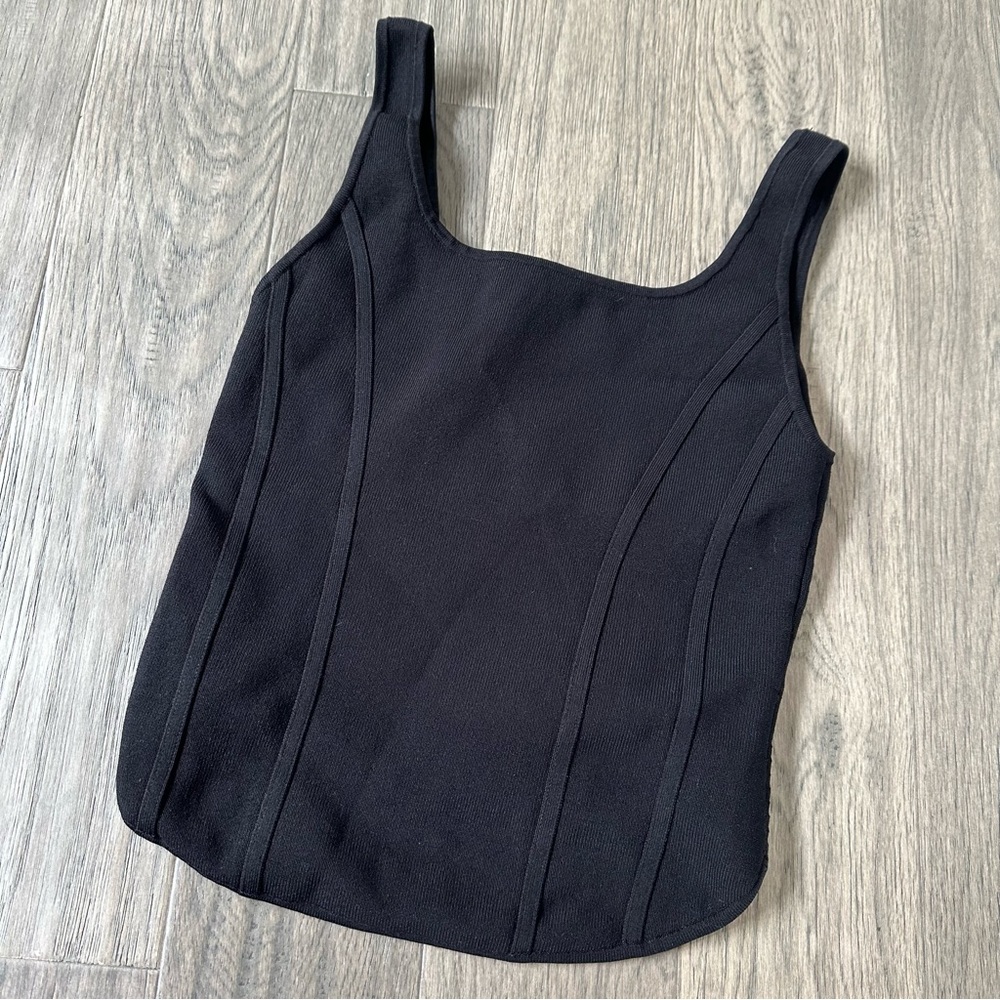 Babaton Black Sculpted Square-Neck Tank